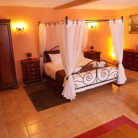 Chez Jousseaume Chambre D'Hotes Et Gites Saint-Ciers-Champagne Dış mekan fotoğraf