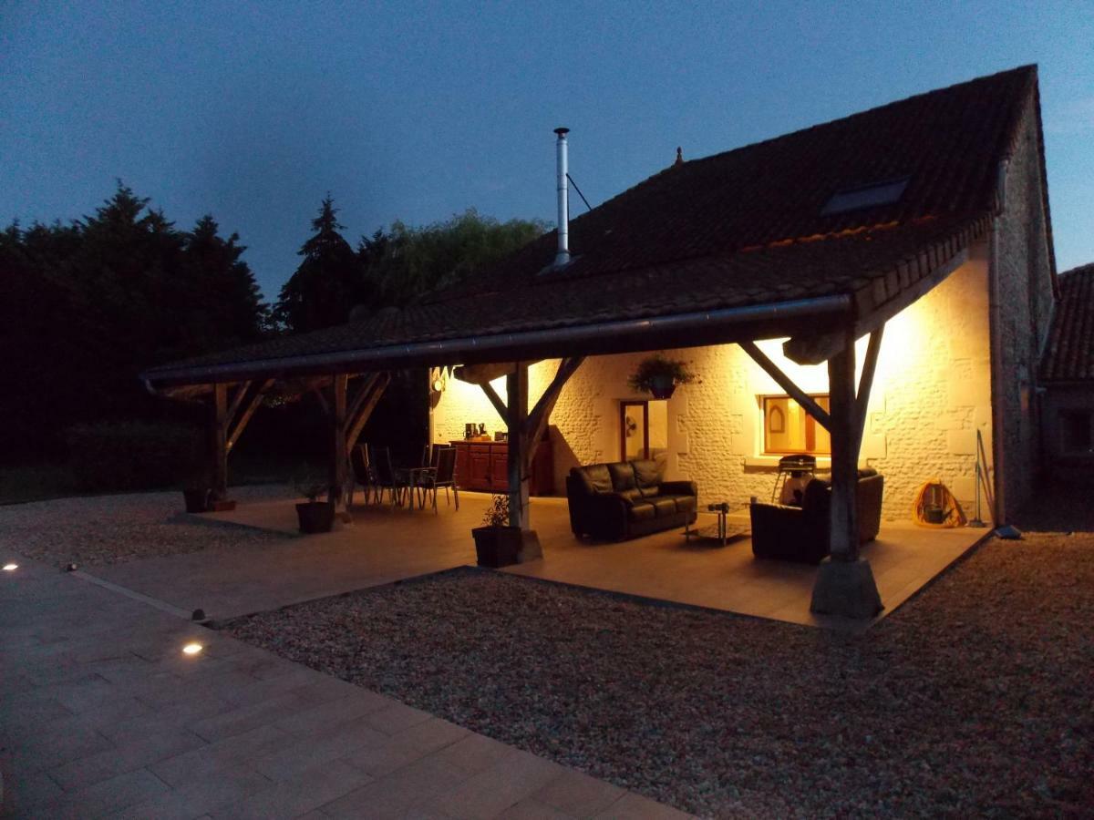 Chez Jousseaume Chambre D'Hotes Et Gites Saint-Ciers-Champagne Dış mekan fotoğraf