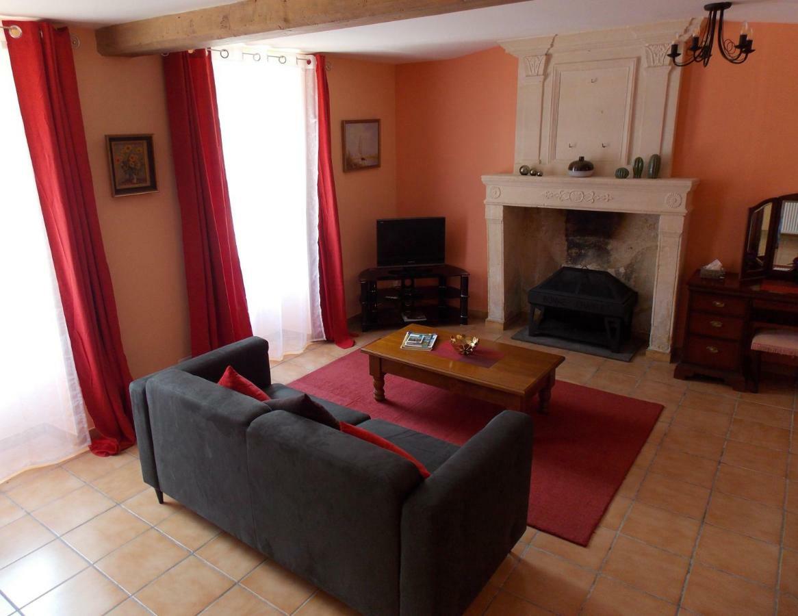 Chez Jousseaume Chambre D'Hotes Et Gites Saint-Ciers-Champagne Dış mekan fotoğraf